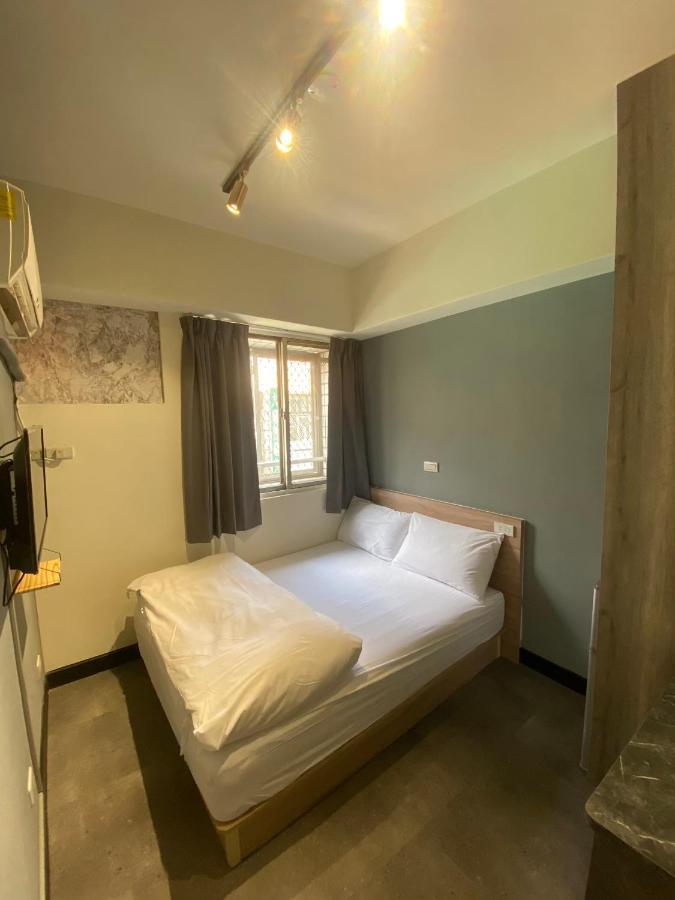 Fengjia Gift Box Homestay Taichung Bagian luar foto