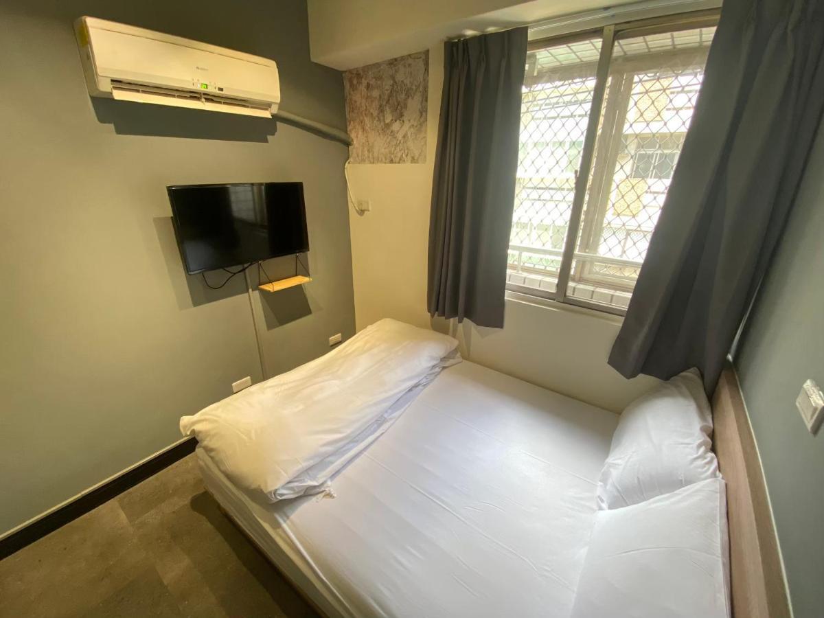 Fengjia Gift Box Homestay Taichung Bagian luar foto