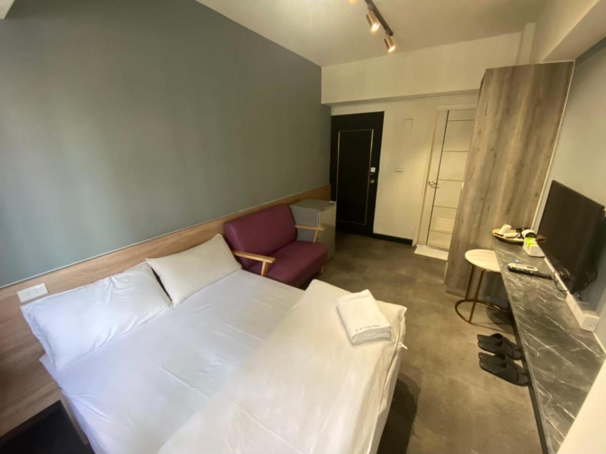 Fengjia Gift Box Homestay Taichung Bagian luar foto