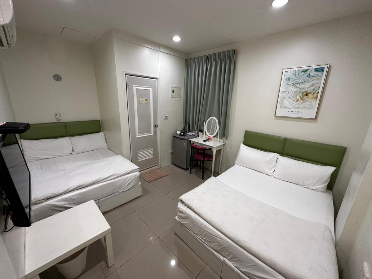 Fengjia Gift Box Homestay Taichung Bagian luar foto