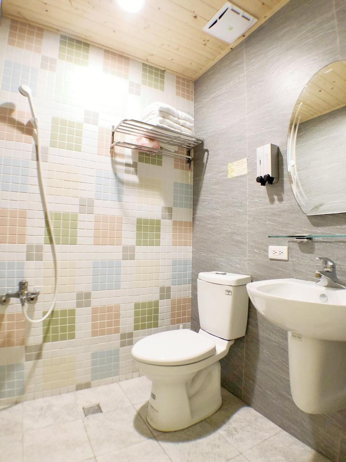 Fengjia Gift Box Homestay Taichung Bagian luar foto